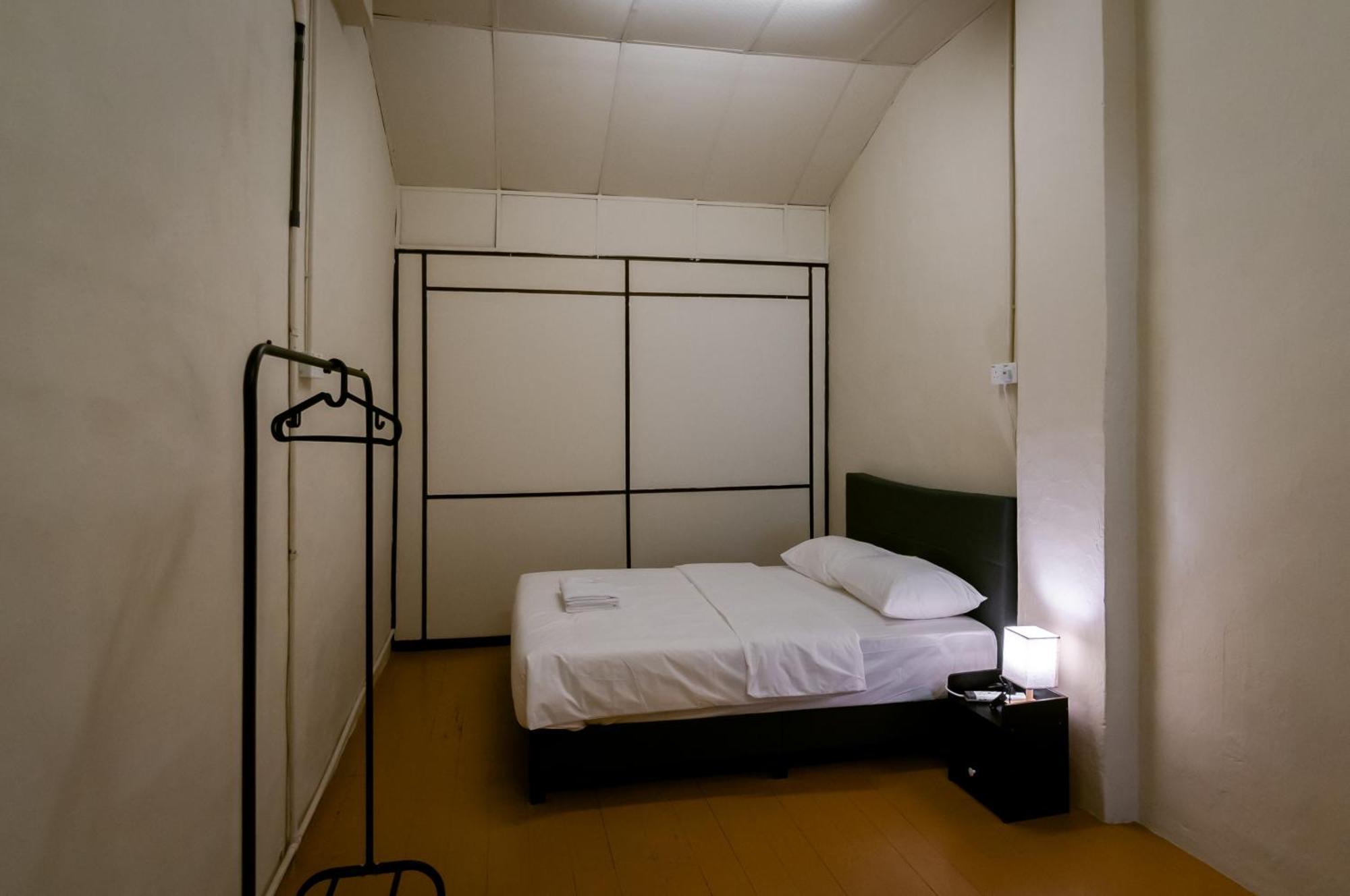 Aayu Pantai George Town Penang Hostel Room photo